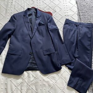 Hugo Boss men’s navy blue suit-40R